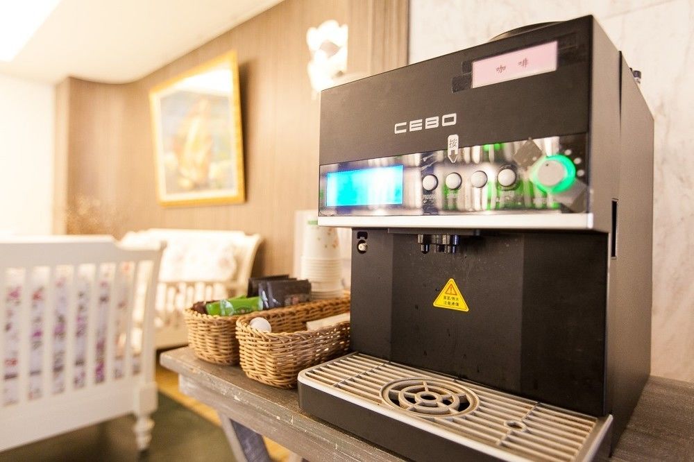 Roaders Hotel Hualien Dongda Esterno foto