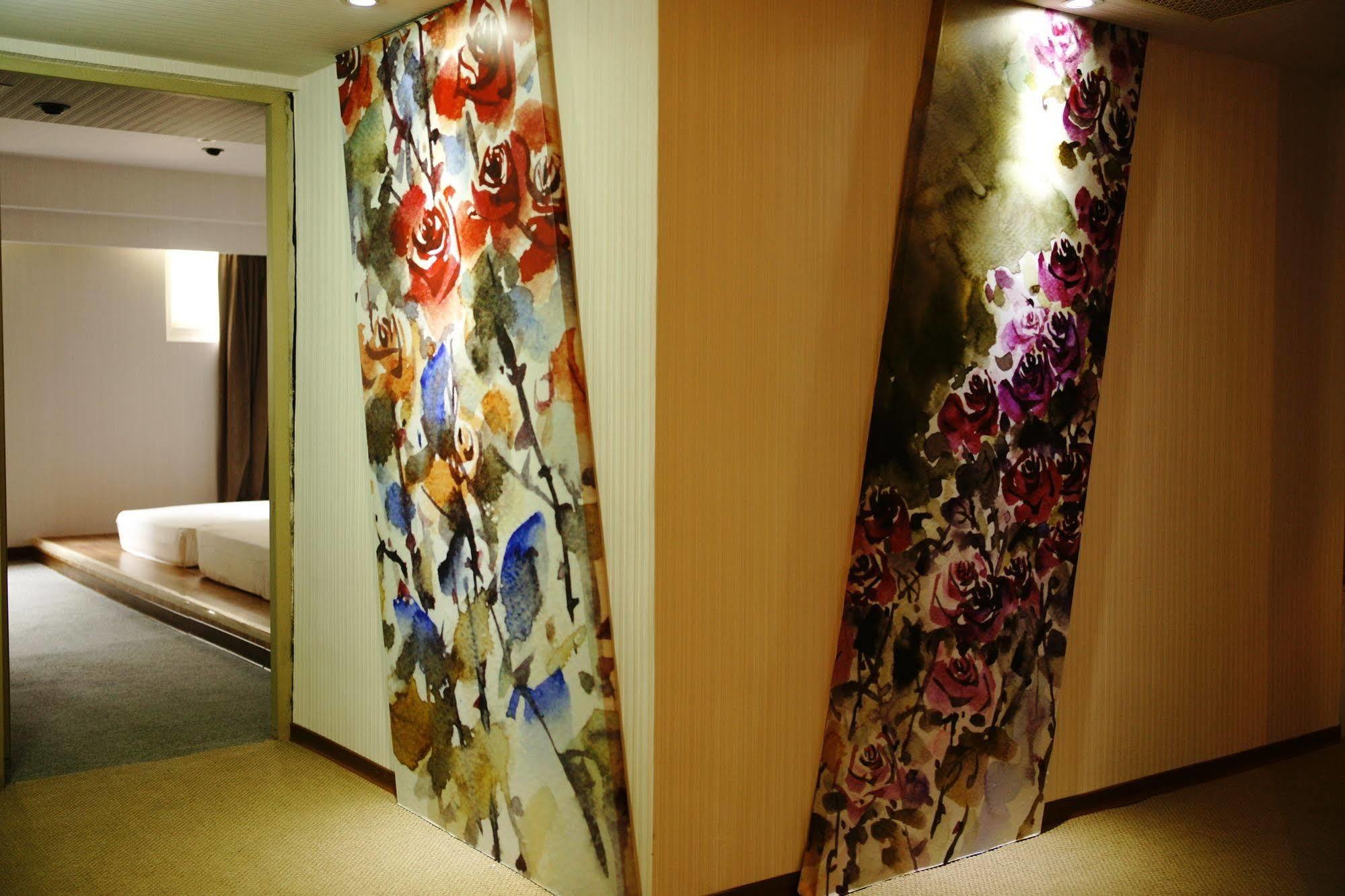 Roaders Hotel Hualien Dongda Esterno foto