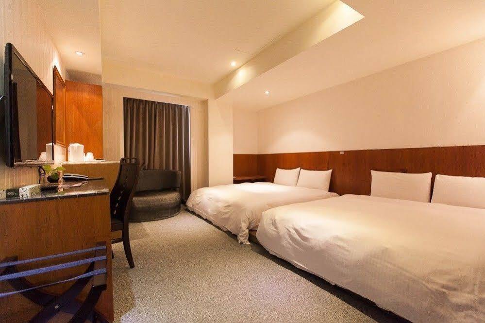 Roaders Hotel Hualien Dongda Esterno foto